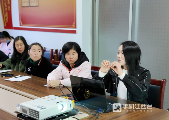 江西网络广播电视台讯(记者 黄多亮)12月9日下午,抚州金溪县秀谷镇