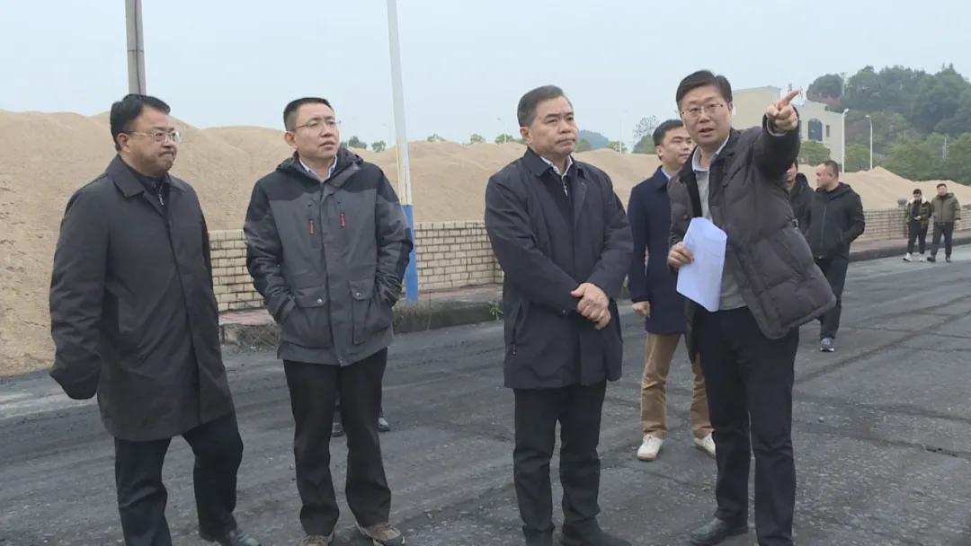 省铁投集团党委书记,董事长温治明在湘东调研