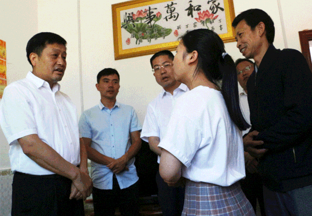 【调研】李小豹在莲花县走访调研脱贫攻坚工作