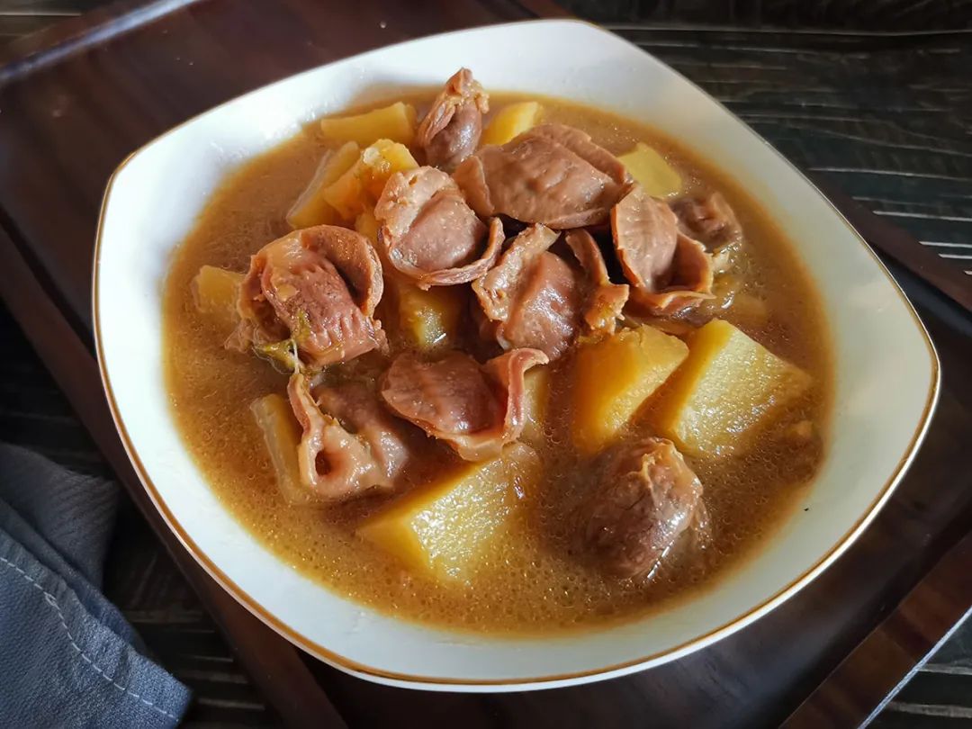 鸡胗又脆又爽口,特别有嚼劲,超下饭哟!