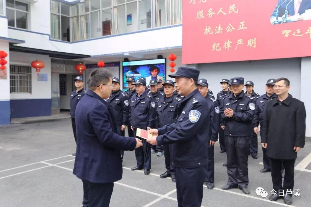 刘占纯一行先后来到县巡防大队,县人武部,县公安局,县消防大队,杨劲松