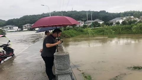 宝塔乡党委副书记,乡长魏坚坚