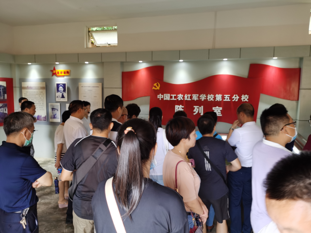 铅山县人民医院:追寻红色记忆,感受峥嵘岁月
