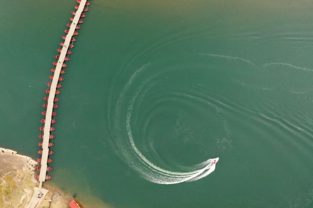 河口古镇浮桥
