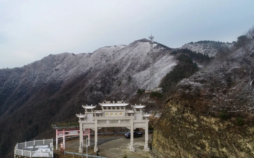 武宁县太平山景区迎来入冬第一场雪