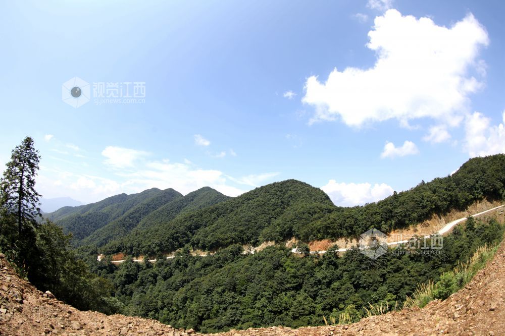 8月18日,江西省分宜县大岗山初秋景色宜人.来源:江西日报