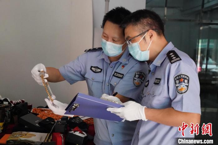 奢侈品经港澳走私入境黄埔海关侦破逾亿元走私案