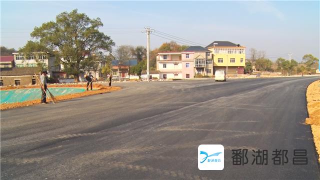 省道s214线都昌境内多宝至县城段改建项目a1标段完成沥青摊铺12月底将