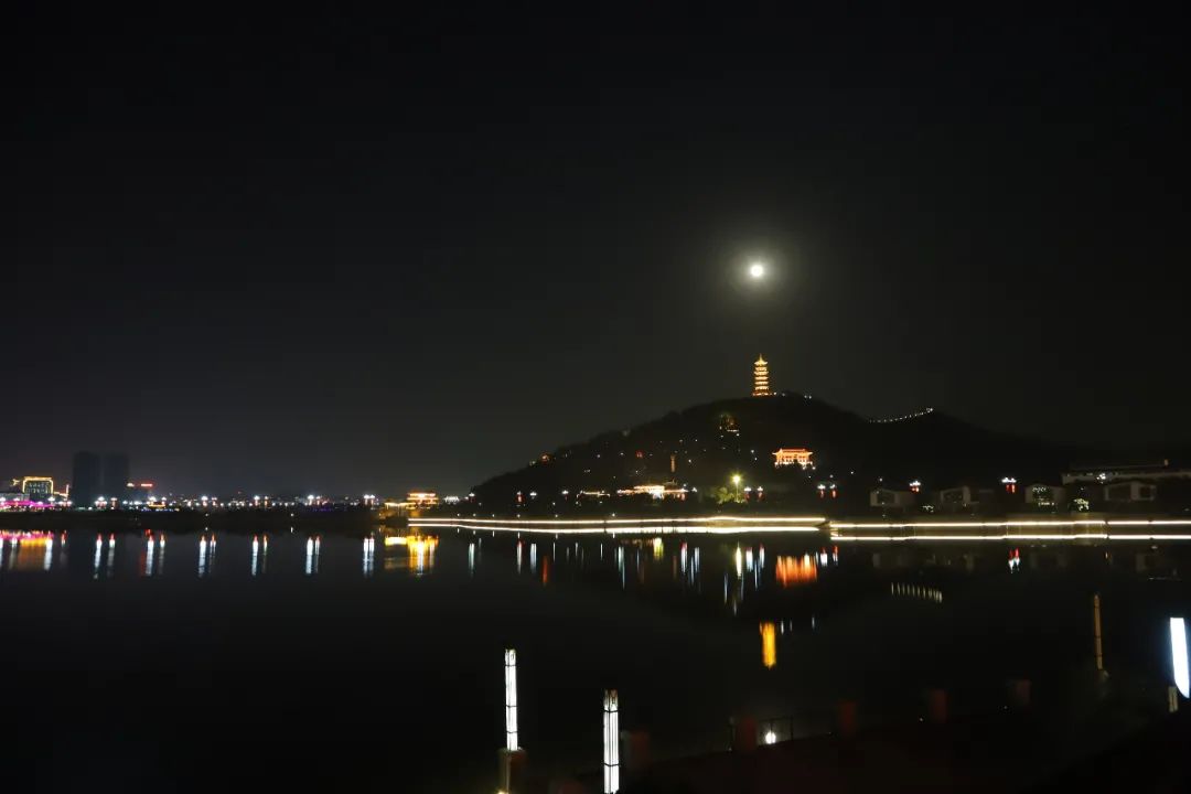 江西都昌皓月当空南山风景区秀美如画