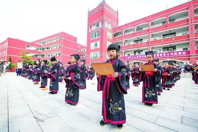 天宇小学:党建引领 育德育心 立德树人 _鄱湖都昌