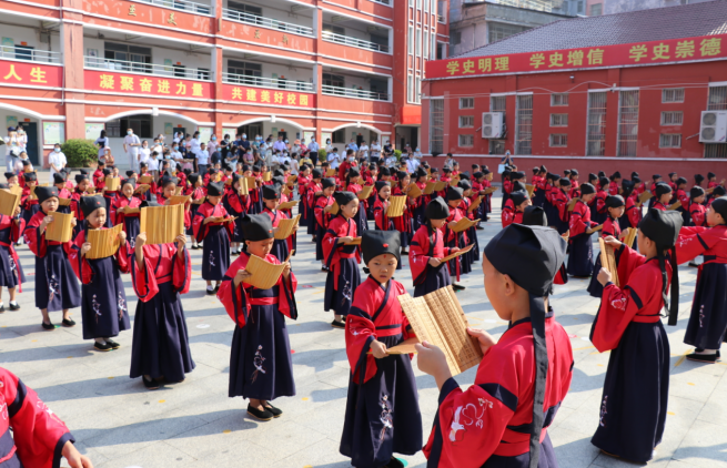 县天宇小学举行一年级新生入学启蒙仪式_鄱湖都昌