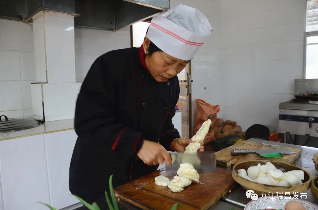 遇见美丽江西 | 瑞昌特色美食——"山药松针土鸡煲"