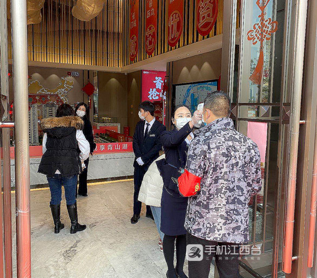 企业复工后进行疫情防控普法宣传