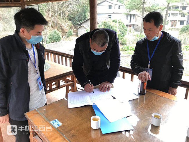区林业局与农家乐、餐饮场所签订承诺书，禁止烹饪售卖野生动物，禁食野生动物。