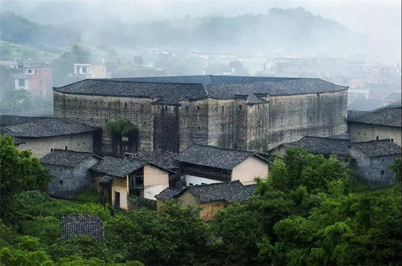 龙南风雨燕翼围