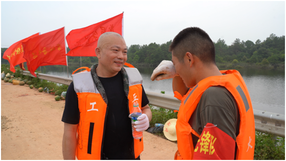 魏乾坤和父亲