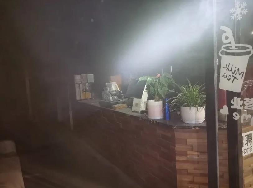 婺源小吃店凌晨发生火灾 起火竟然是充电宝引起的