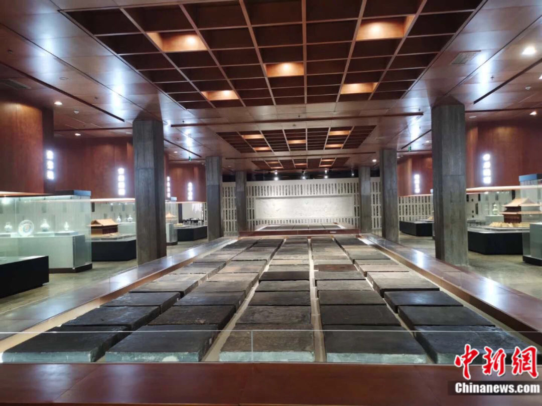 金砖虽不是“寸土寸金”，但每块的造价也将近一两银子。如今，高品质的金砖每块能卖到3万8千元。钟升 摄