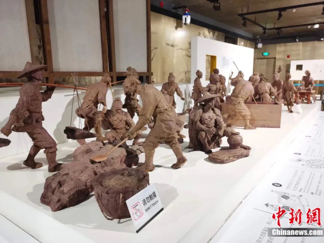 奉旨玩泥。仅这一步，就要近三个月。钟升 摄