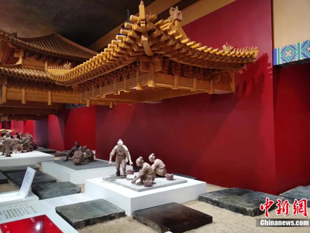金砖通过大运河跨越万里，最终化为故宫的一部分。钟升 摄