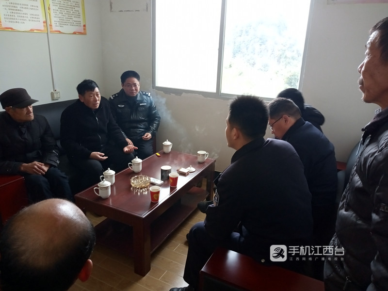 赣鄂警方联合化解祖坟归属纠纷