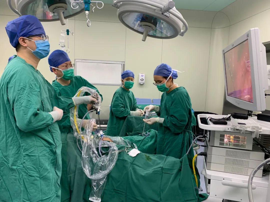 少年爬杆扯断尿道，江西省儿童医院泌尿外科妙手将其修复