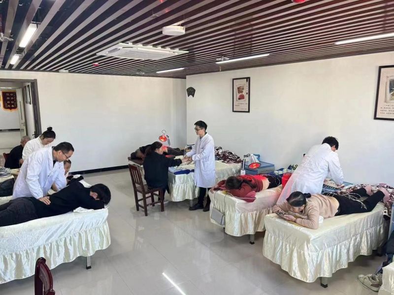 患者在袁州区慈化镇中心卫生院中医馆接受治疗。