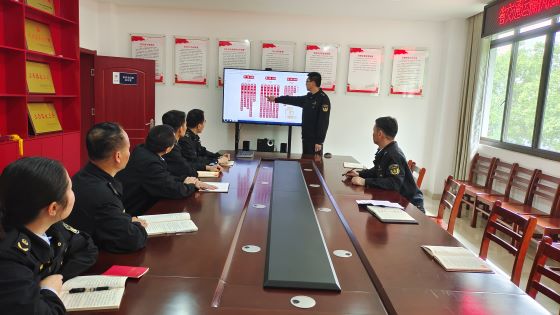 大队支部书记围绕《中国共产党纪律处分条例》解读.