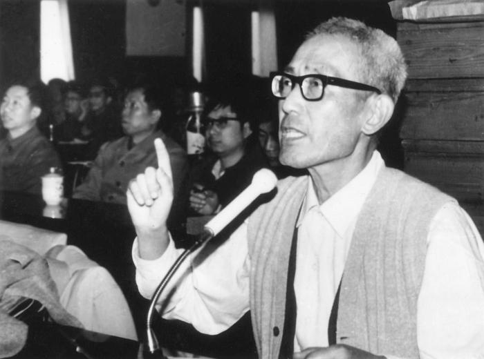 1983年11月，丁光生在全国自然科学期刊编辑协会上讲“实验设计与数据处理” 中科院上海药物所 摄
