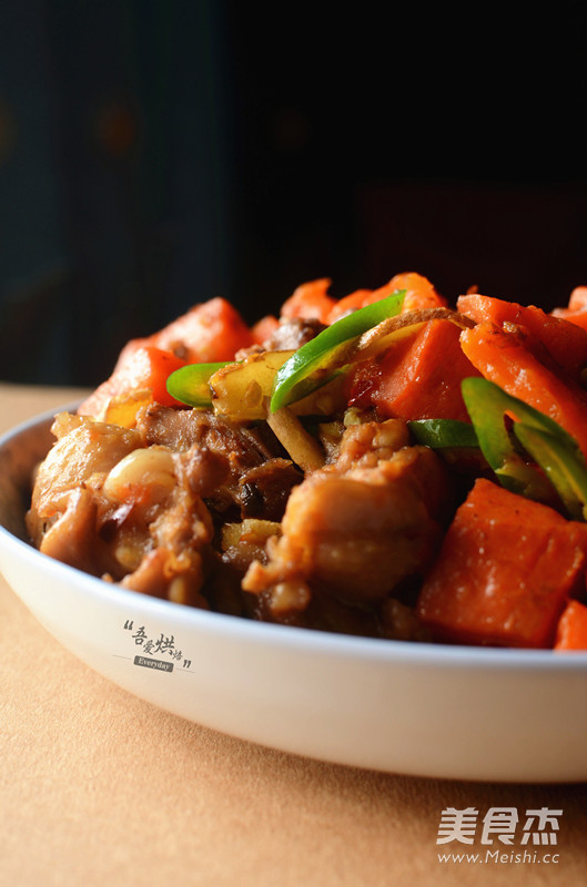 胡萝卜鸡腿肉成品图