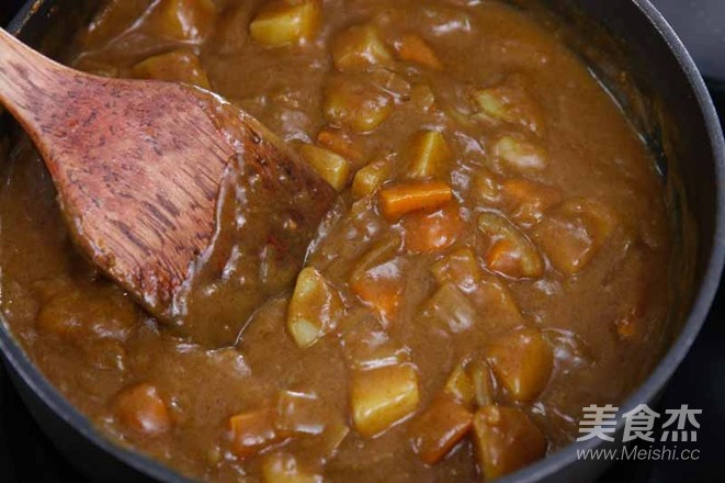 咖喱牛肉芝士焗饭的步骤 咖喱牛肉芝士焗饭的步骤