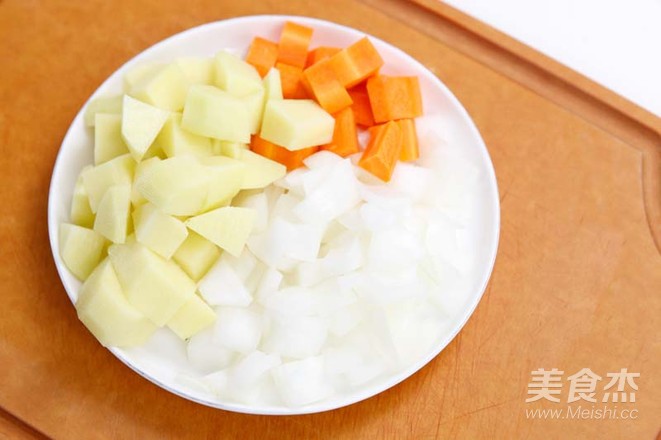 咖喱牛肉芝士焗饭的步骤 咖喱牛肉芝士焗饭的步骤
