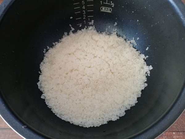 鸡腿焖饭的步骤 鸡腿焖饭的步骤