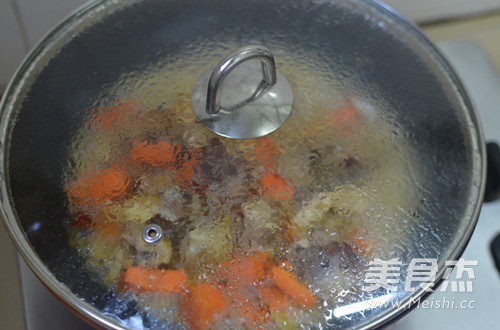 胡萝卜鸡腿肉的步骤 胡萝卜鸡腿肉的步骤