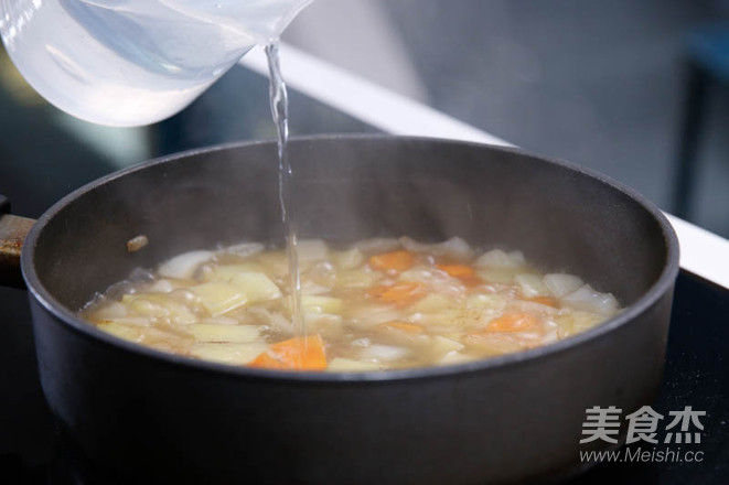 咖喱牛肉芝士焗饭的步骤 咖喱牛肉芝士焗饭的步骤