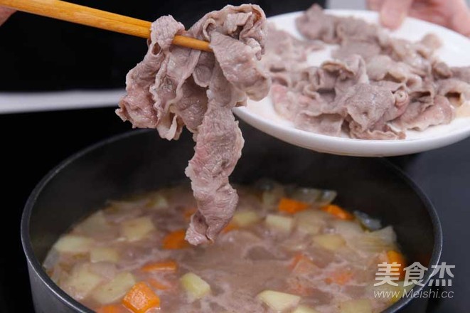 咖喱牛肉芝士焗饭的步骤 咖喱牛肉芝士焗饭的步骤