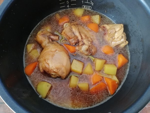 鸡腿焖饭的步骤 鸡腿焖饭的步骤