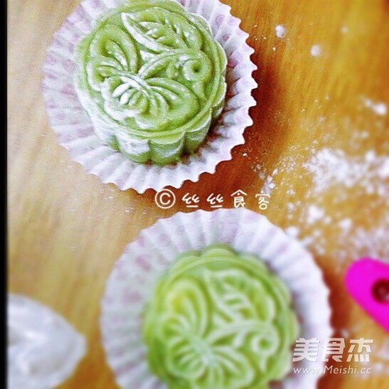 抹茶冰皮豆沙月饼的步骤 抹茶冰皮豆沙月饼的步骤