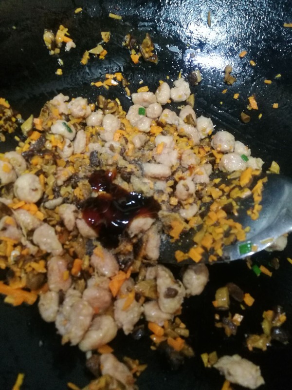 香肠香菇烧麦的步骤 香肠香菇烧麦的步骤