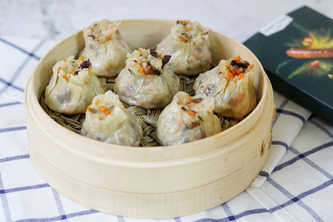 香肠香菇烧麦成品图