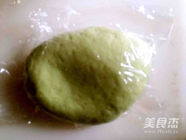 抹茶冰皮豆沙月饼的步骤 抹茶冰皮豆沙月饼的步骤