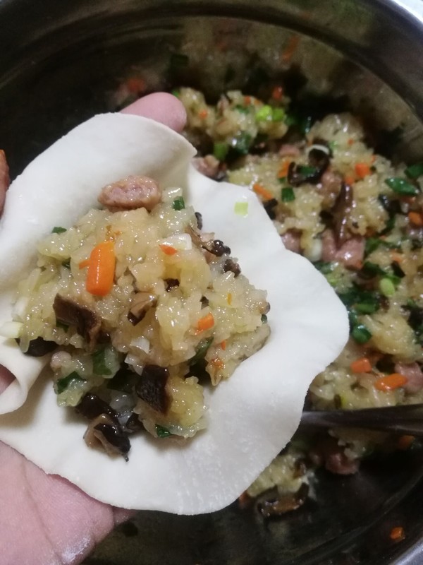香肠香菇烧麦的步骤 香肠香菇烧麦的步骤