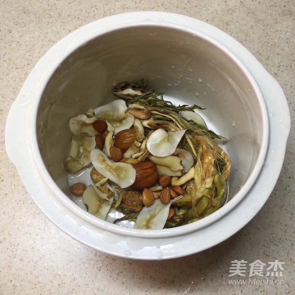 霸王花海底椰排骨汤的步骤 霸王花海底椰排骨汤的步骤
