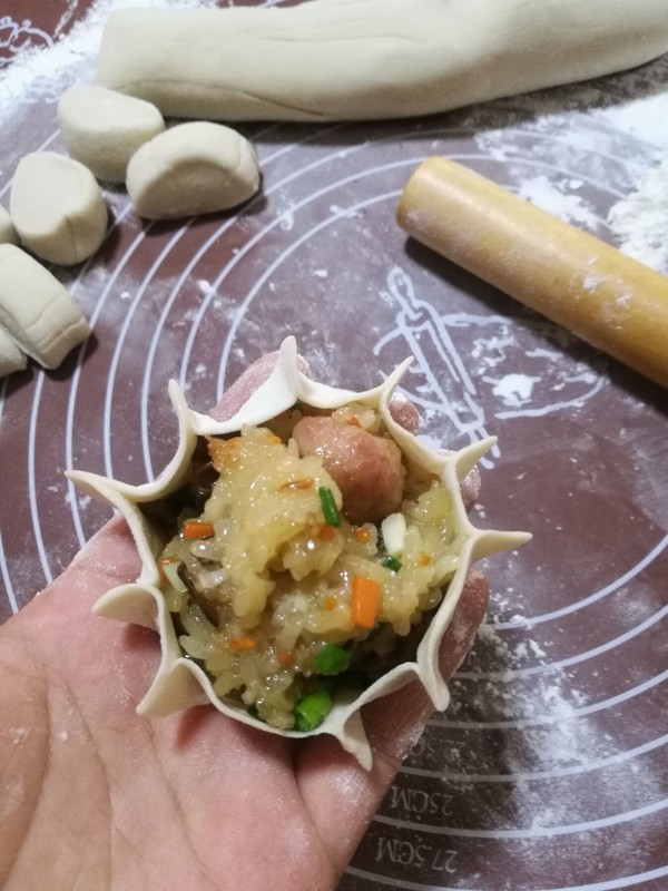 香肠香菇烧麦的步骤 香肠香菇烧麦的步骤