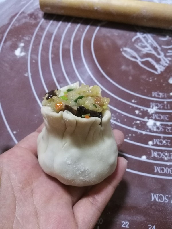 香肠香菇烧麦的步骤 香肠香菇烧麦的步骤