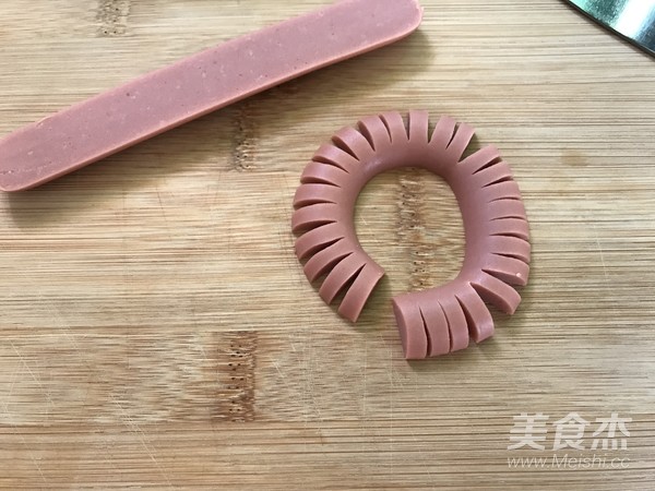 火腿肠太阳蛋的步骤 火腿肠太阳蛋的步骤