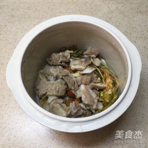 霸王花海底椰排骨汤的步骤 霸王花海底椰排骨汤的步骤