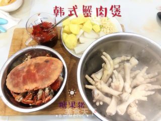 吮指菜品之韩式蟹肉煲的做法步骤：1