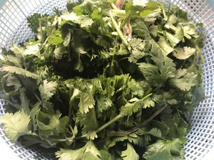 香菜牛肉的做法 步骤3