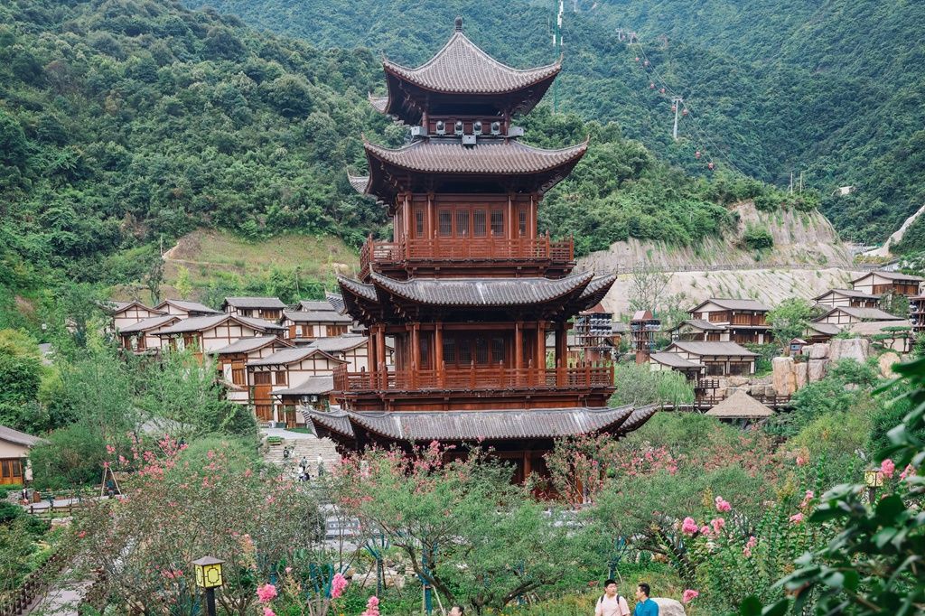 被黃山和武夷山壓制多年,上饒終於出了葛仙村,成江西夜遊新地標